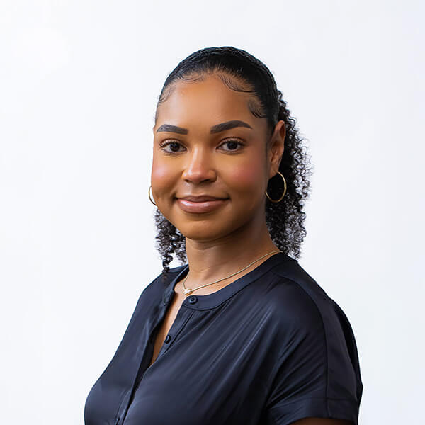 Headshot of Lynn Brown